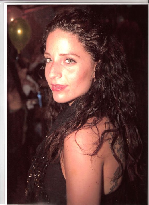 אני פנויה להכיר בנים